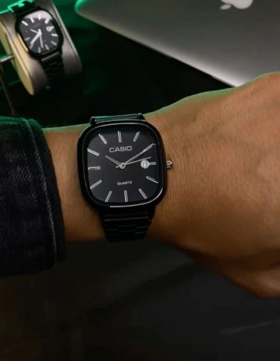 Montre Casio Analogique Noire Carrée en Métal |wear tn